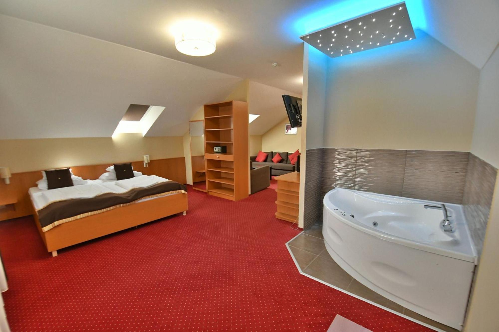 Hotel Platan Székesfehérvár Exteriér fotografie