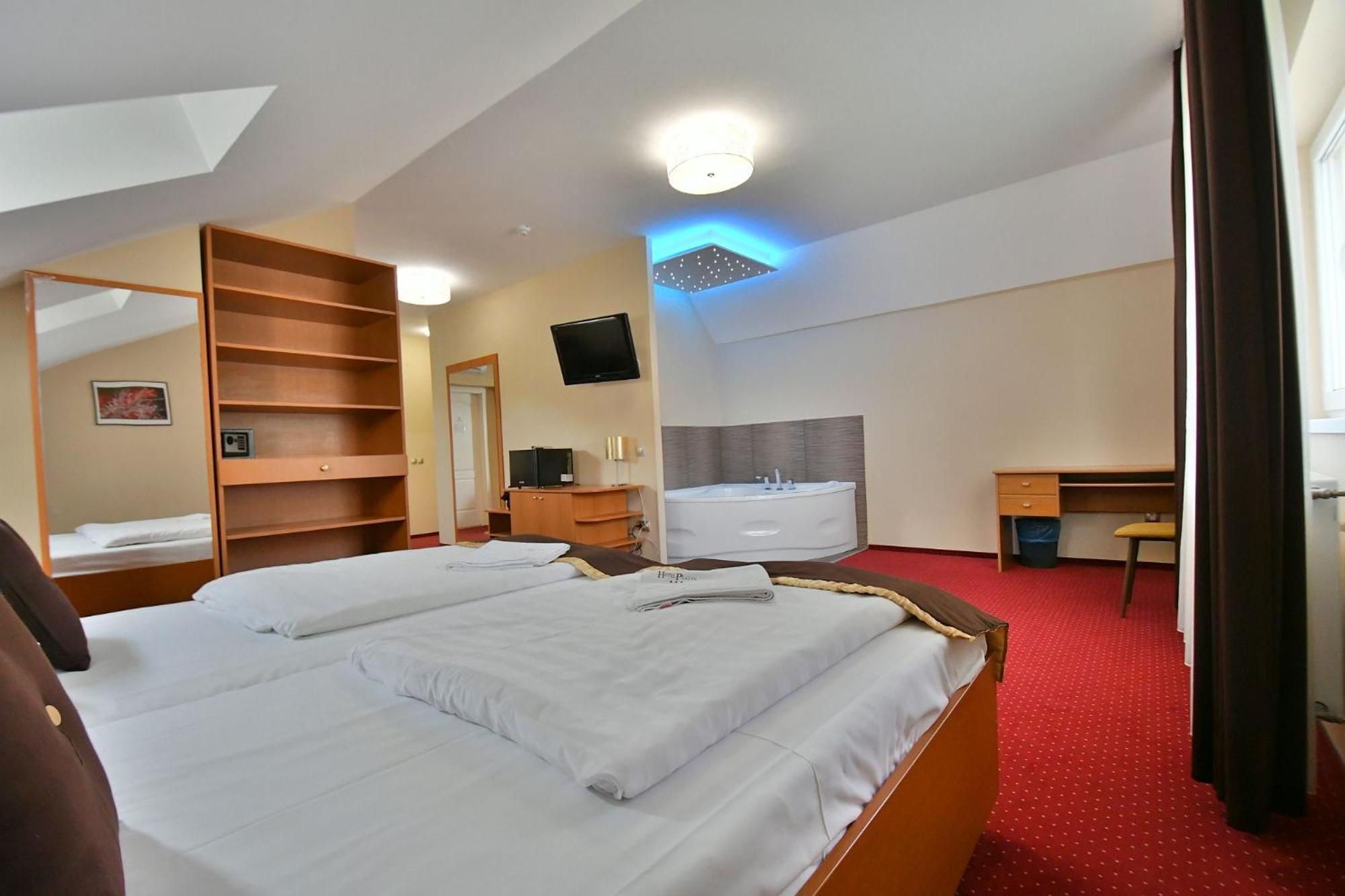 Hotel Platan Székesfehérvár Exteriér fotografie