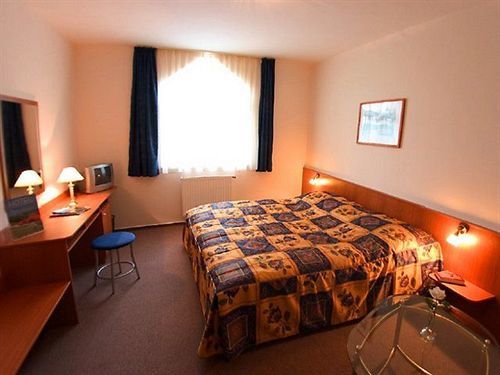 Hotel Platan Székesfehérvár Exteriér fotografie